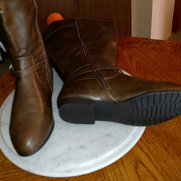 Avenue Boots - Picture 4 of 7